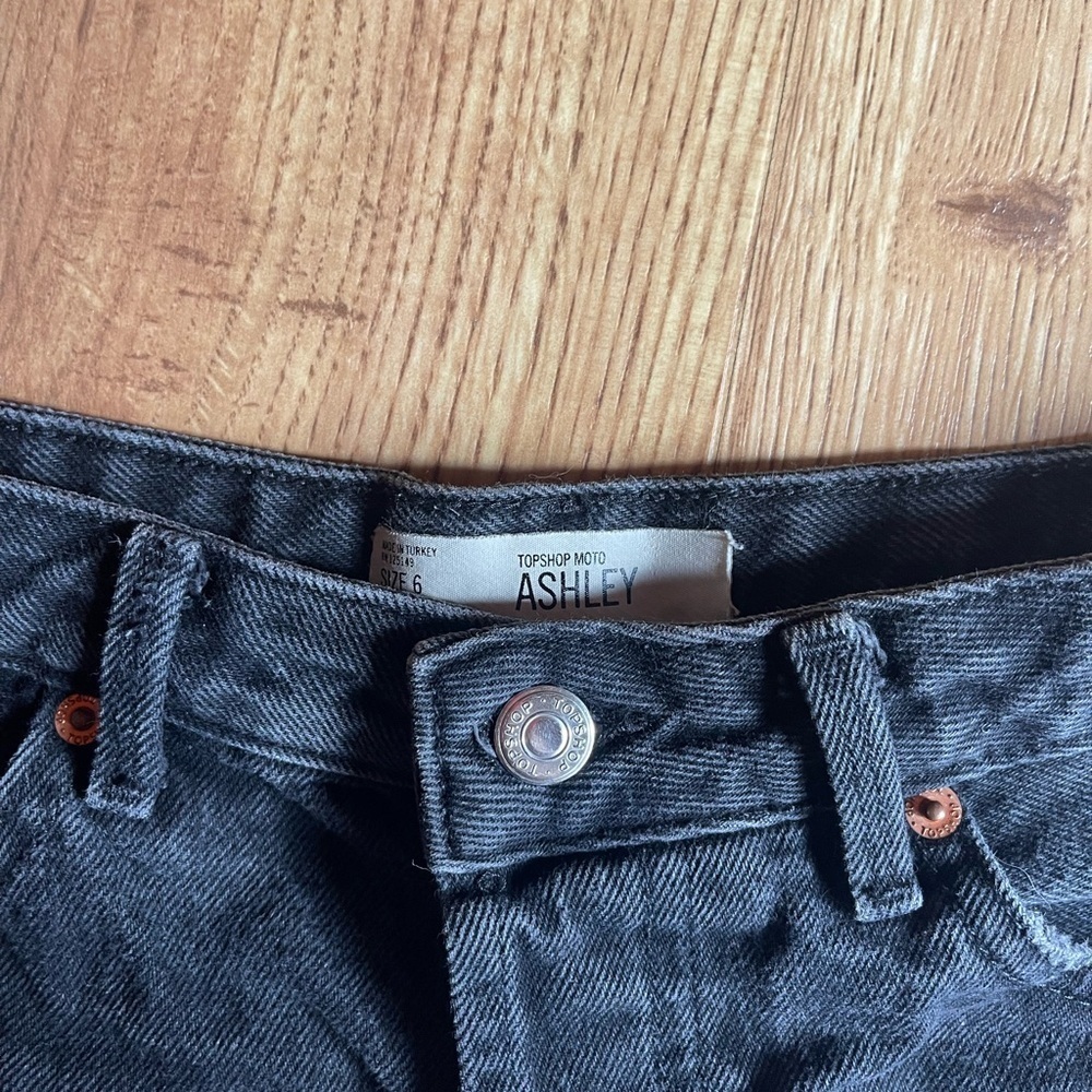 Topshop Moto Ashley Black Distressed Denim Shorts - Picture 4 of 6